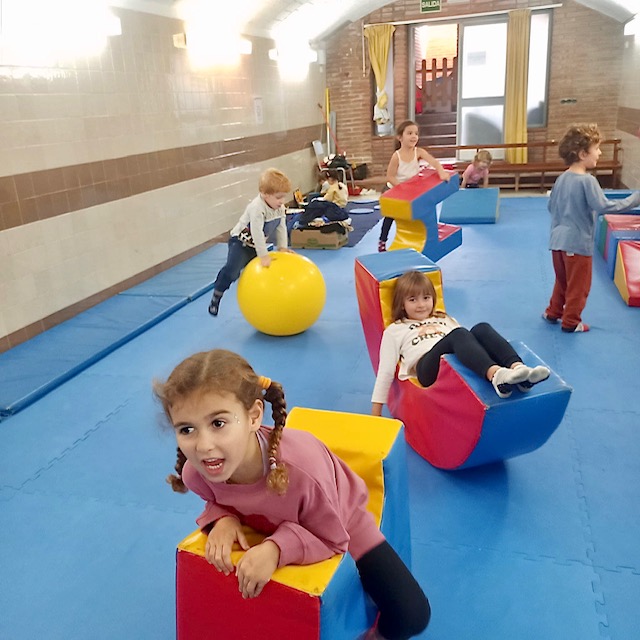 Petits Cos Moviment Nov 23 2