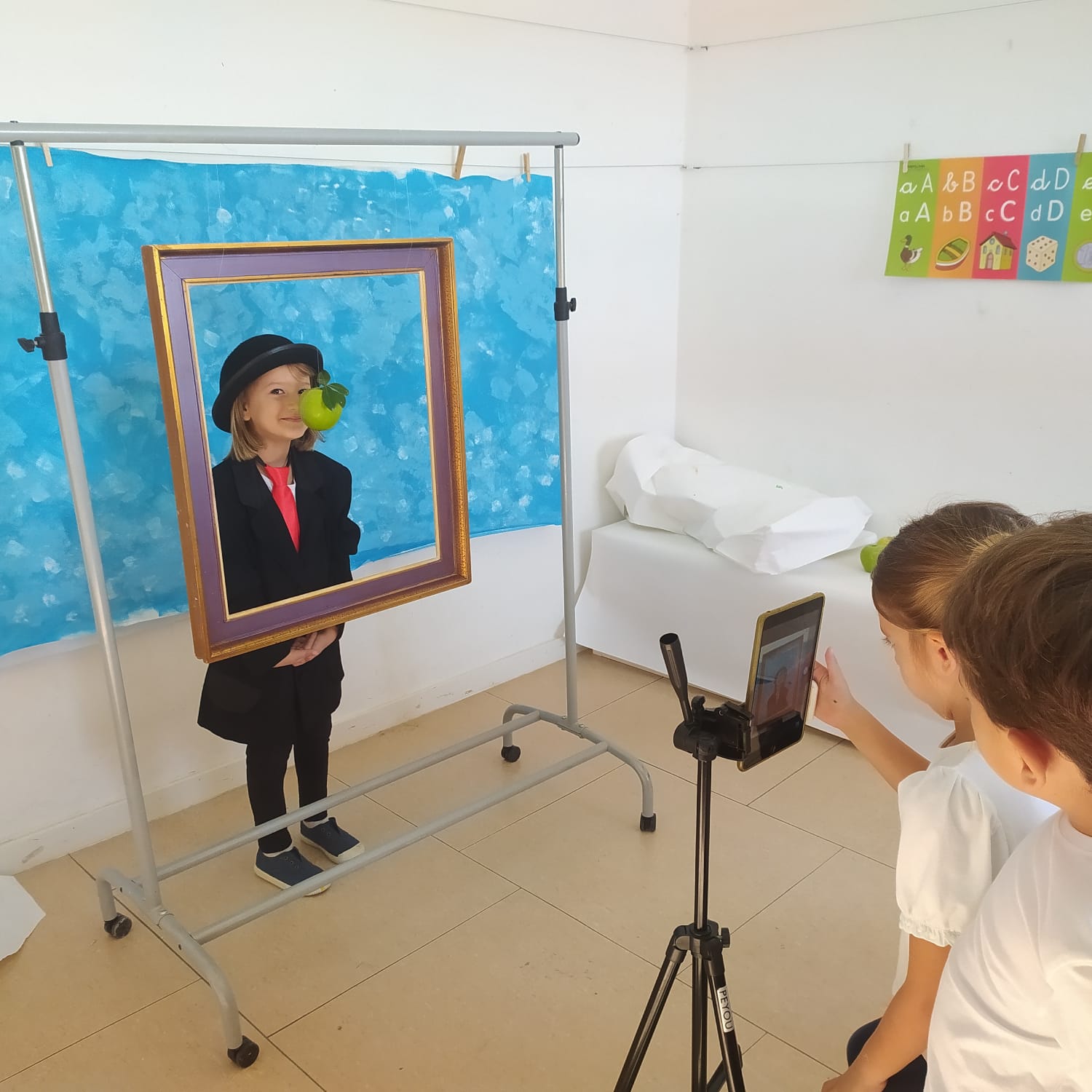 5P Magritte 2